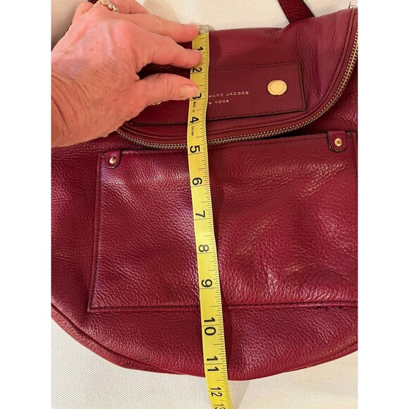 Marc‎ by Marc Jacobs Beautiful Burgundy Leather Hobo Shoulder Crossbody Bag - Picture 10 of 11